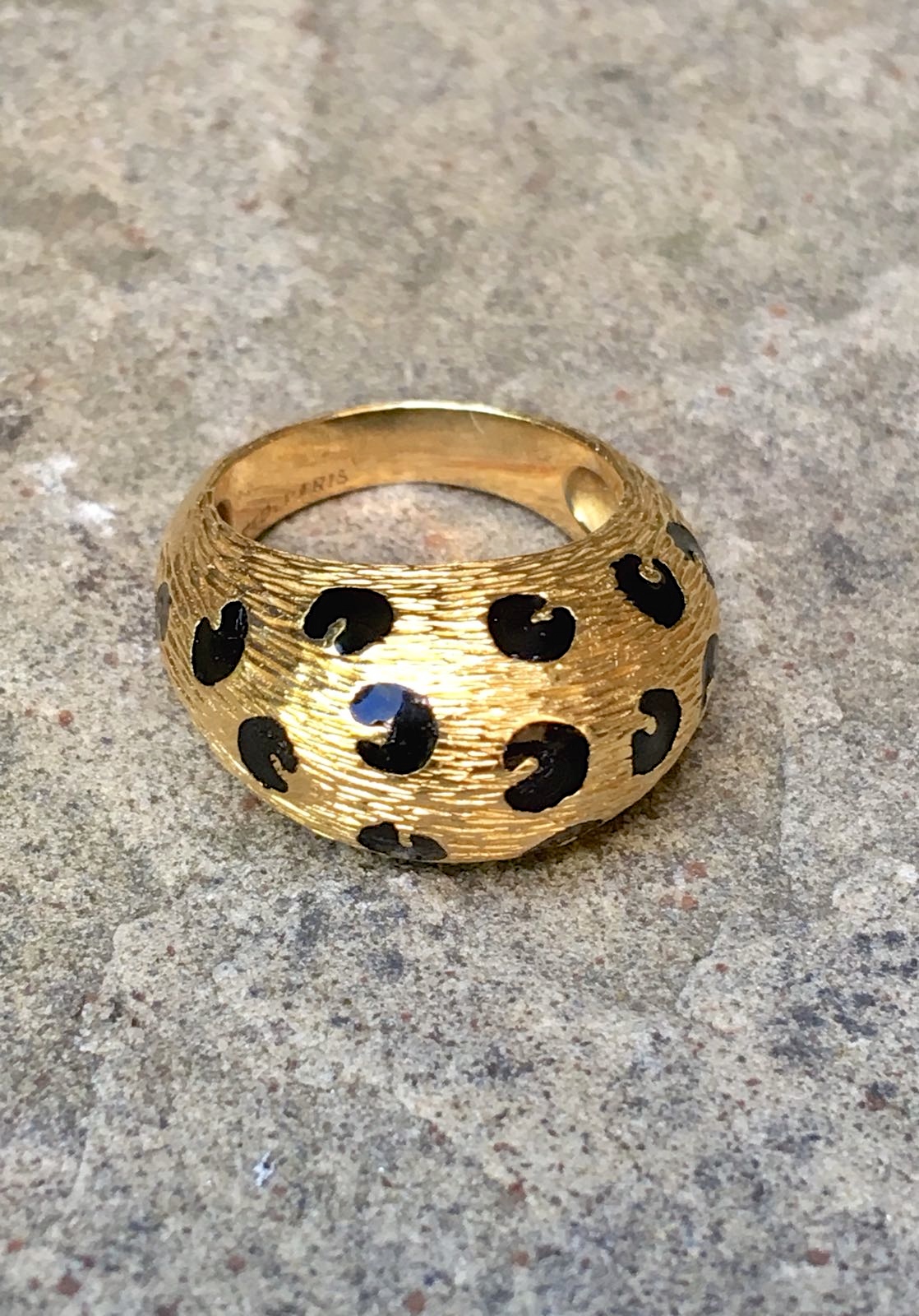 18CT GOLD AND ENAMEL RING BY FRED PARIS