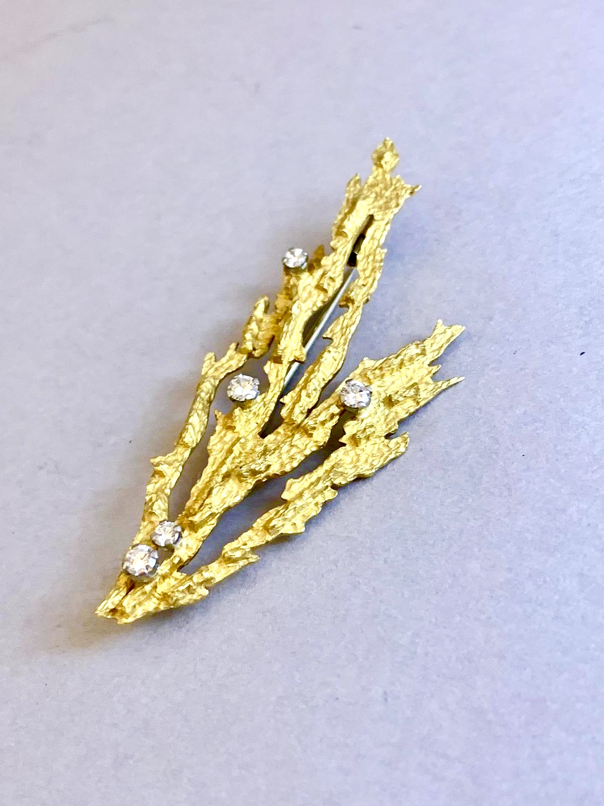 76DA4A6D-FD66-4F18-85B6-21380E271233_1_201_a