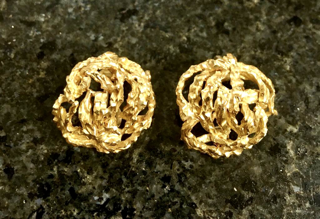 9F9B9226-BFE3-45B5-946A-C8BBD68FCA66_1_201_a