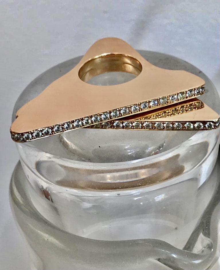 289C61D7-EDFD-40DC-83C8-5E53AFFD00EC_1_201_a