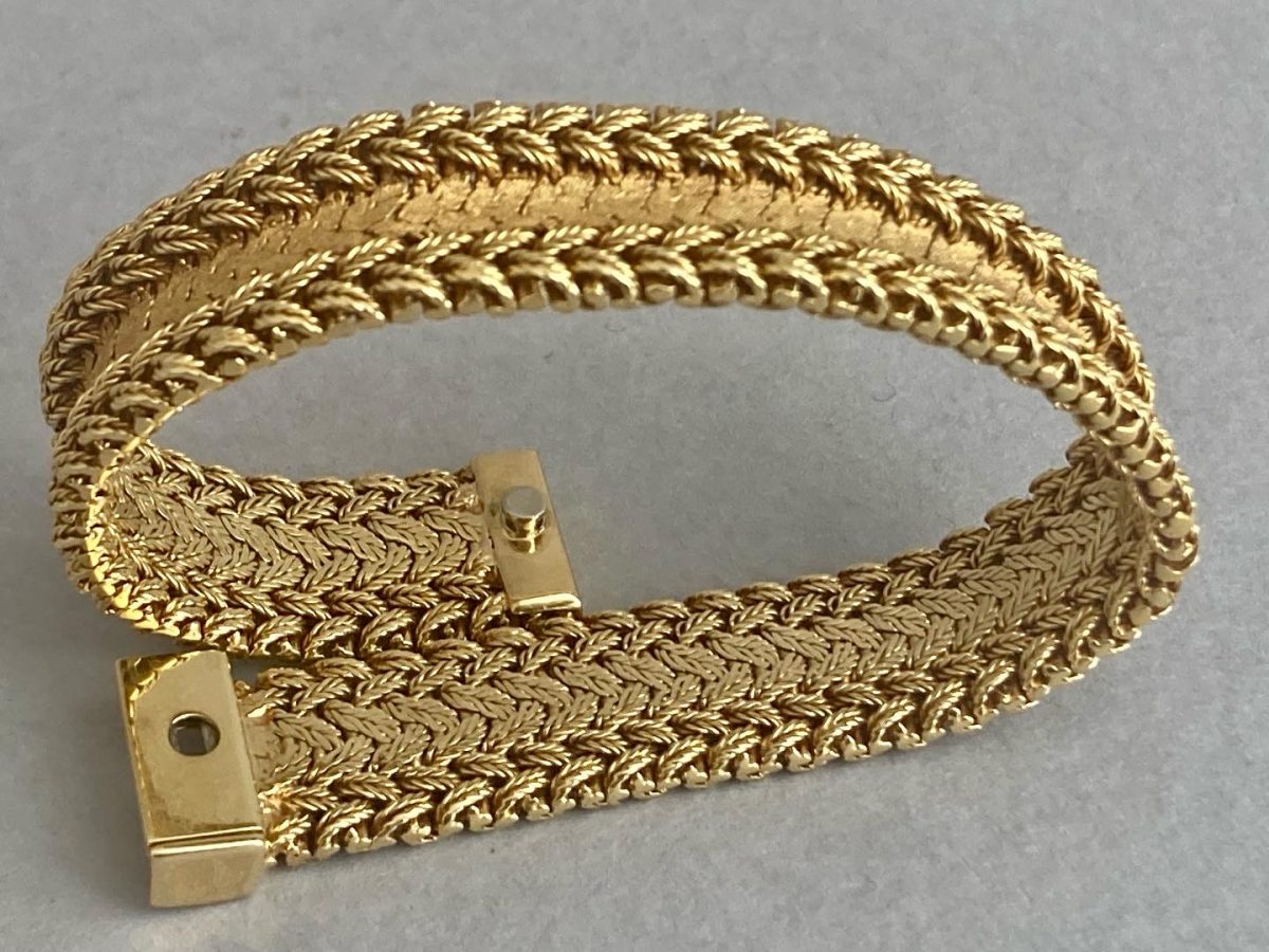 416A5151-CAEC-4C33-BA61-F272165C4BF0