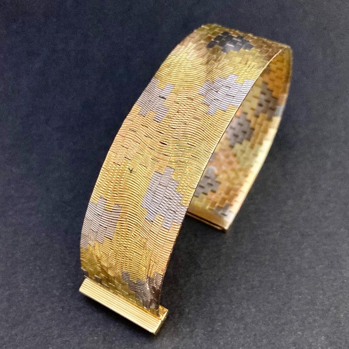 6DA7C703-2AFA-44BE-85DE-6C4270E0AEE5