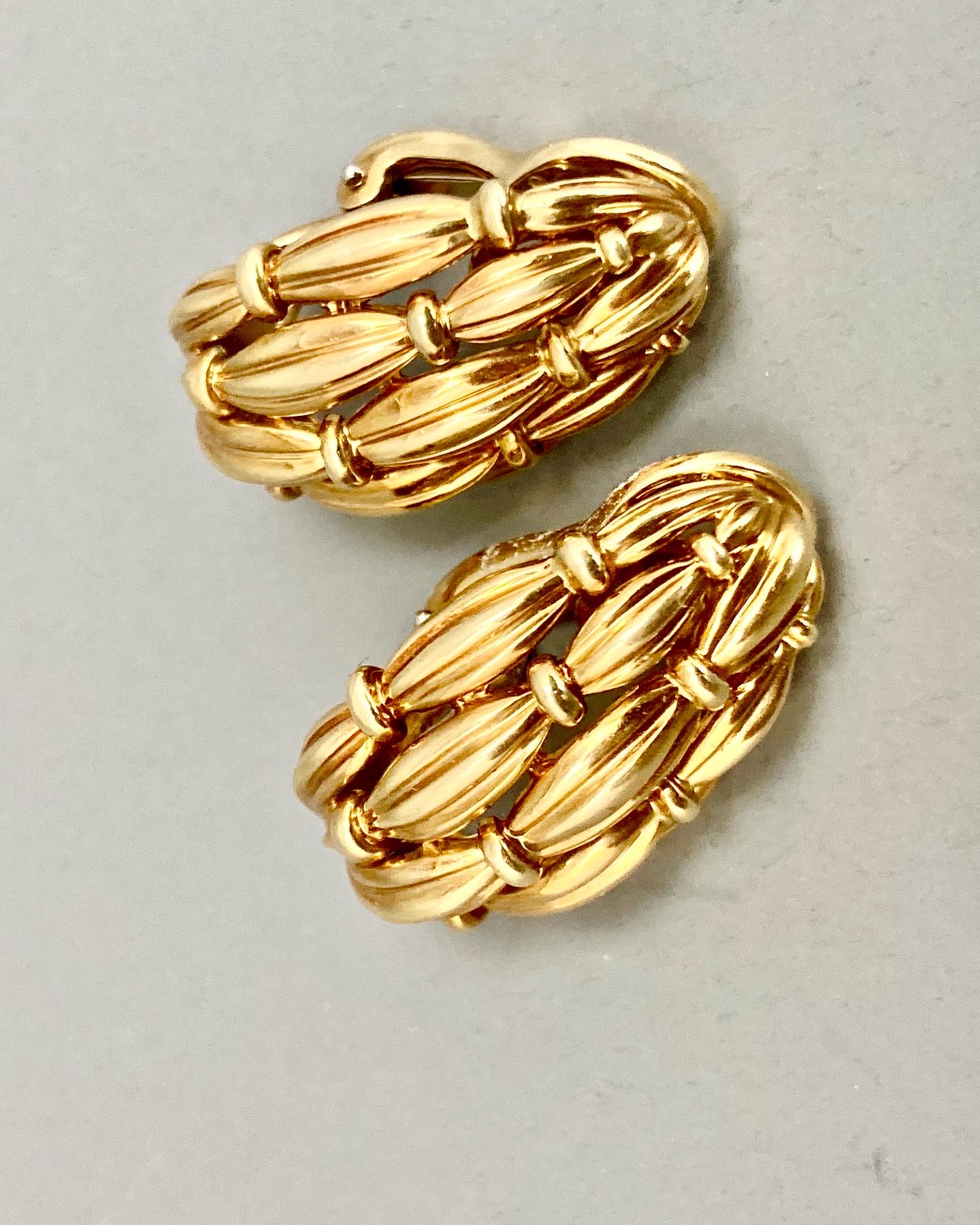 990EE9B7-1D50-4F75-9F90-BE55A56CF0FD