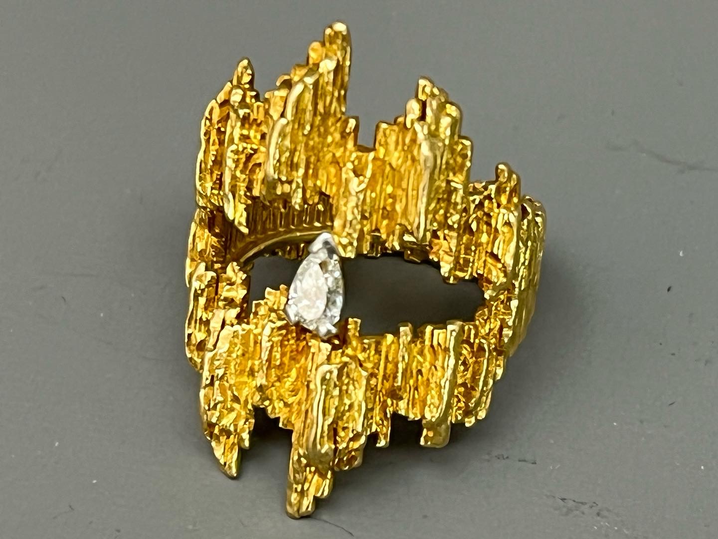 6EF20ACB-698F-4E90-BB44-B83649CAFE4C