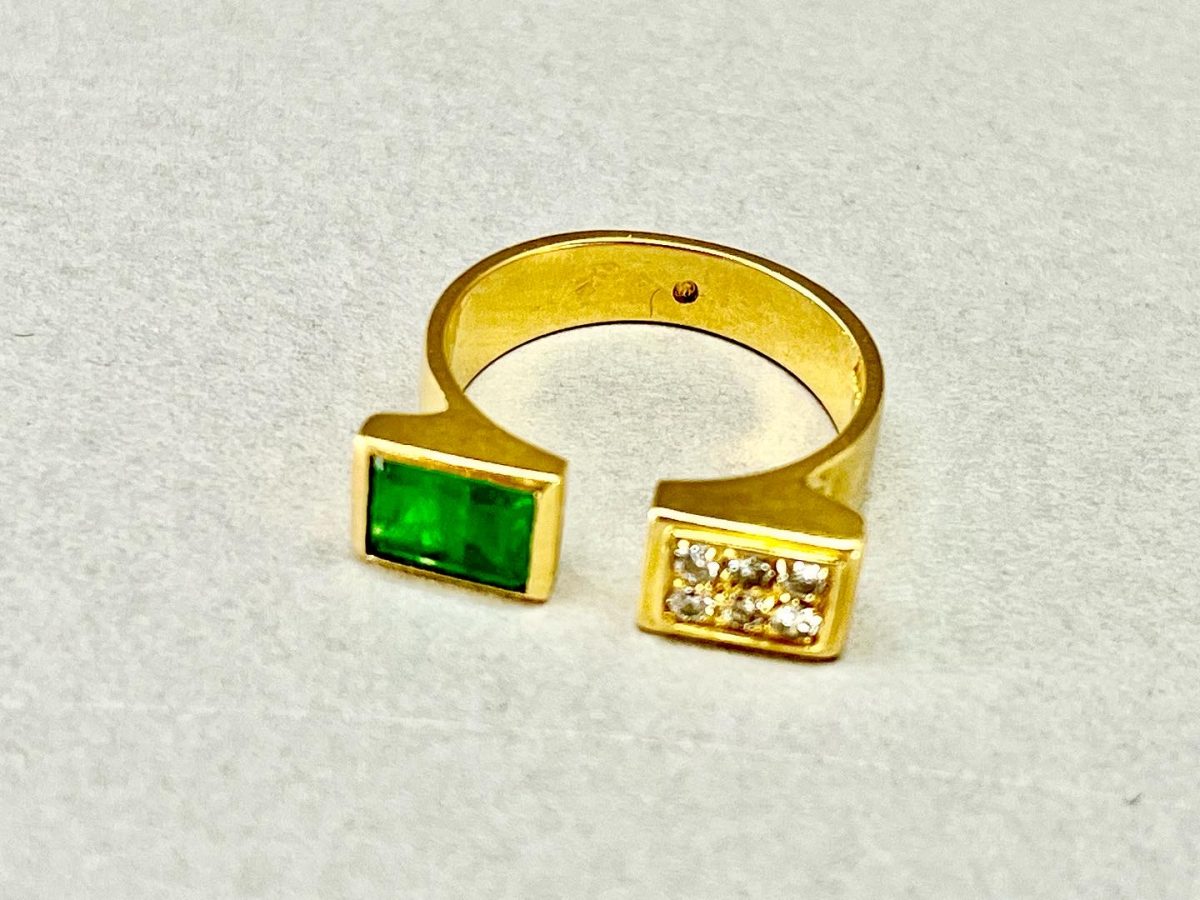 861E5833-7B7B-4B73-BABD-7DF1BC81DEB2