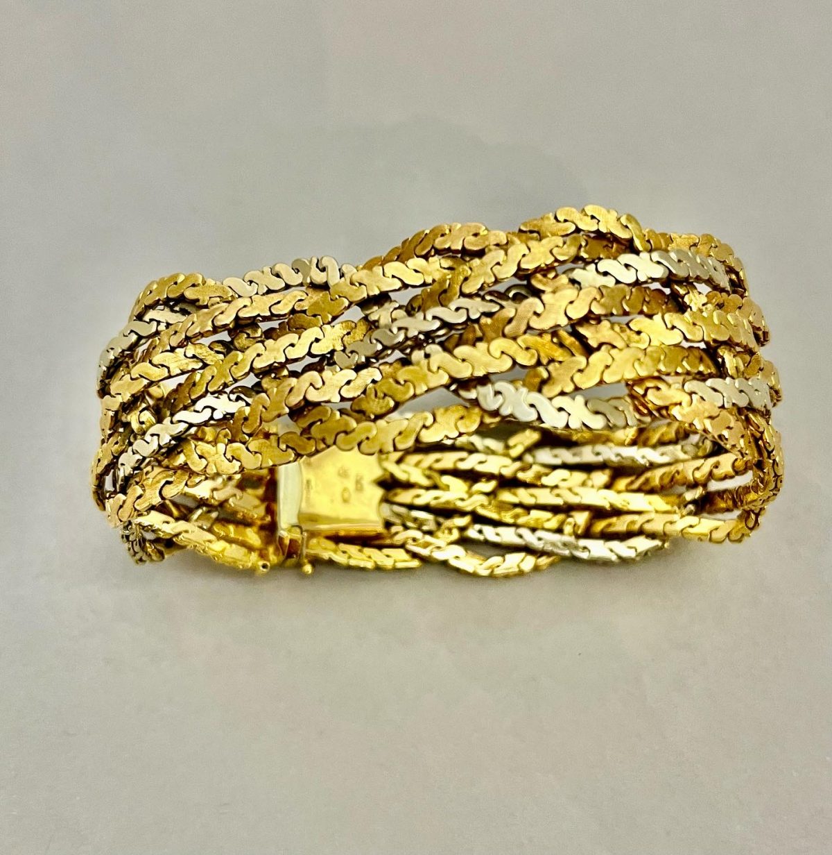 34F8277B-0B2A-4D01-9659-4B31EA3A4E15