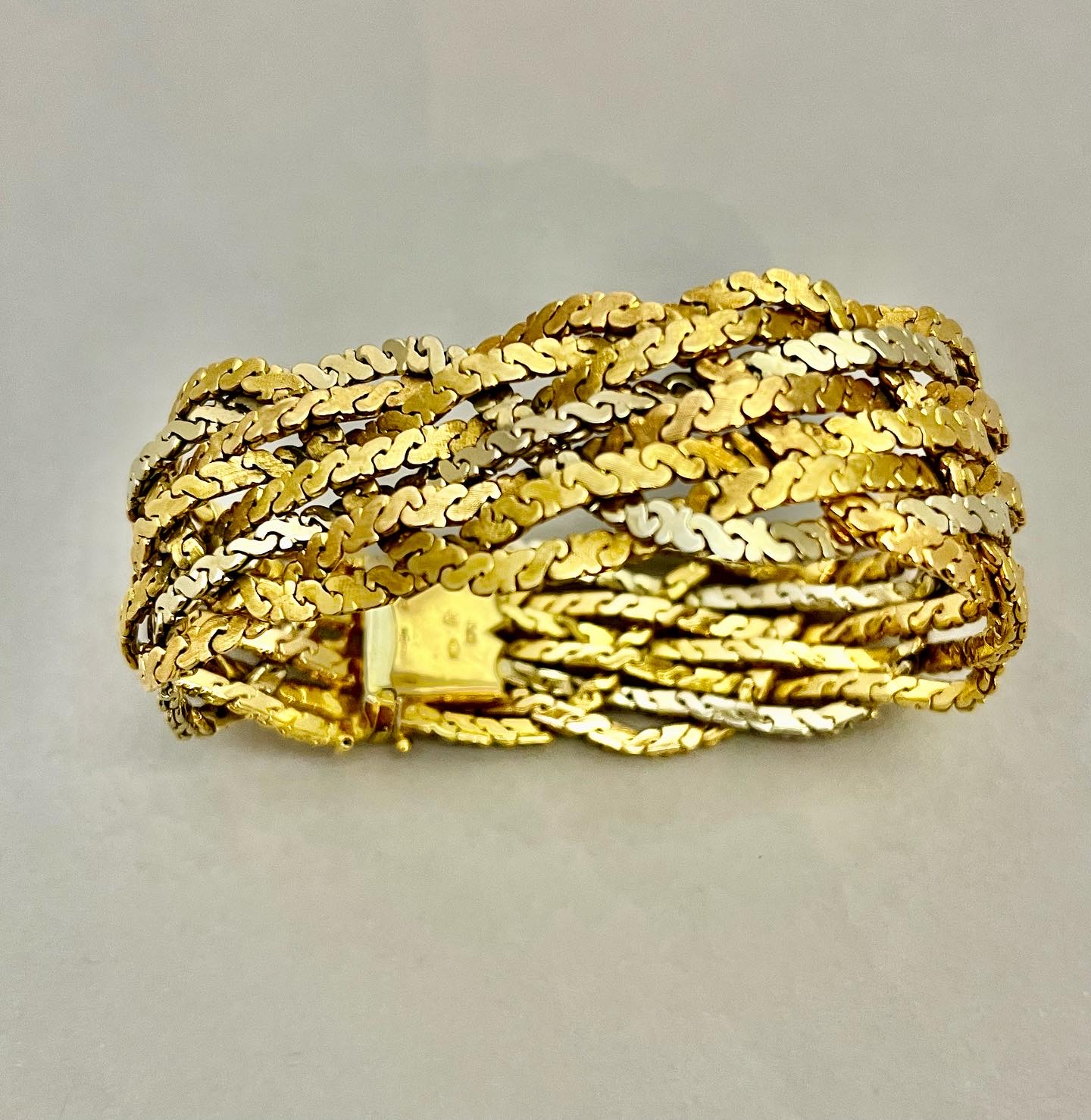 34F8277B-0B2A-4D01-9659-4B31EA3A4E15