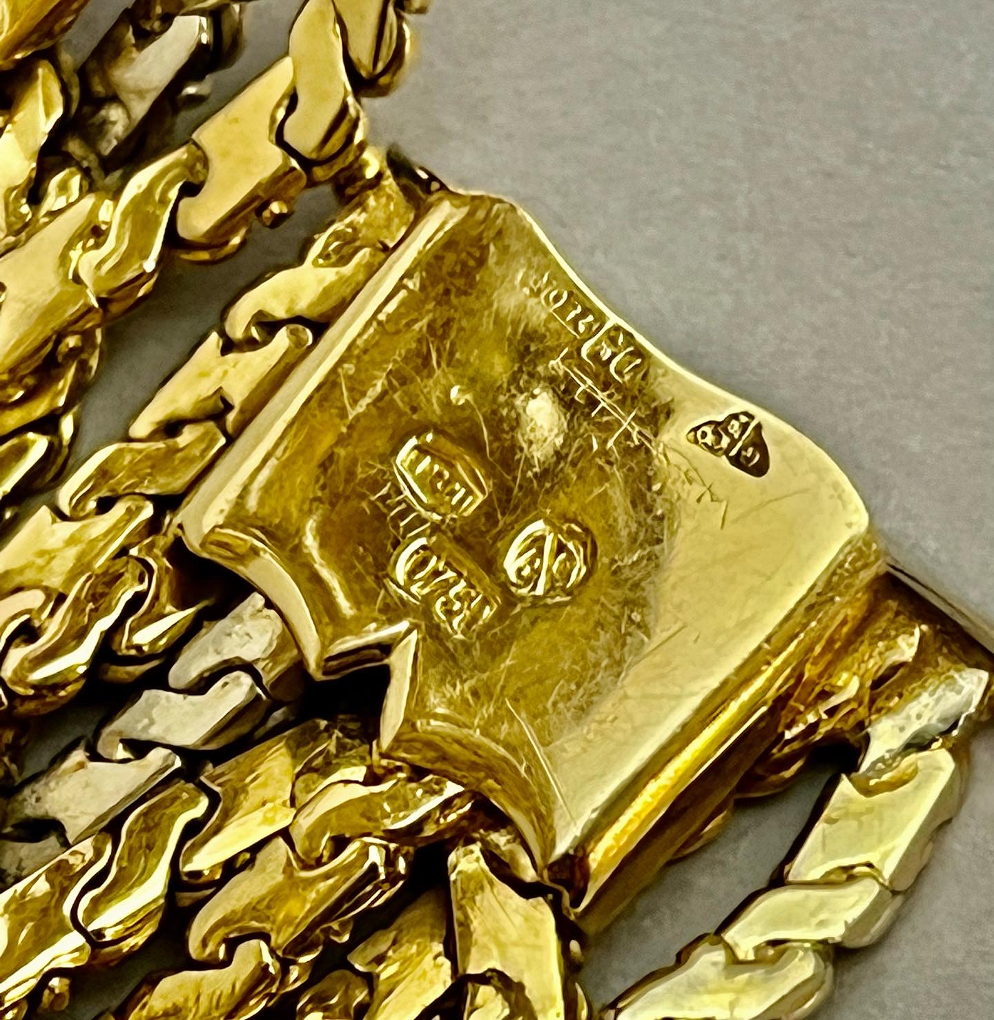 8CBF086B-6F73-4D4A-B23D-91B29B00C42B