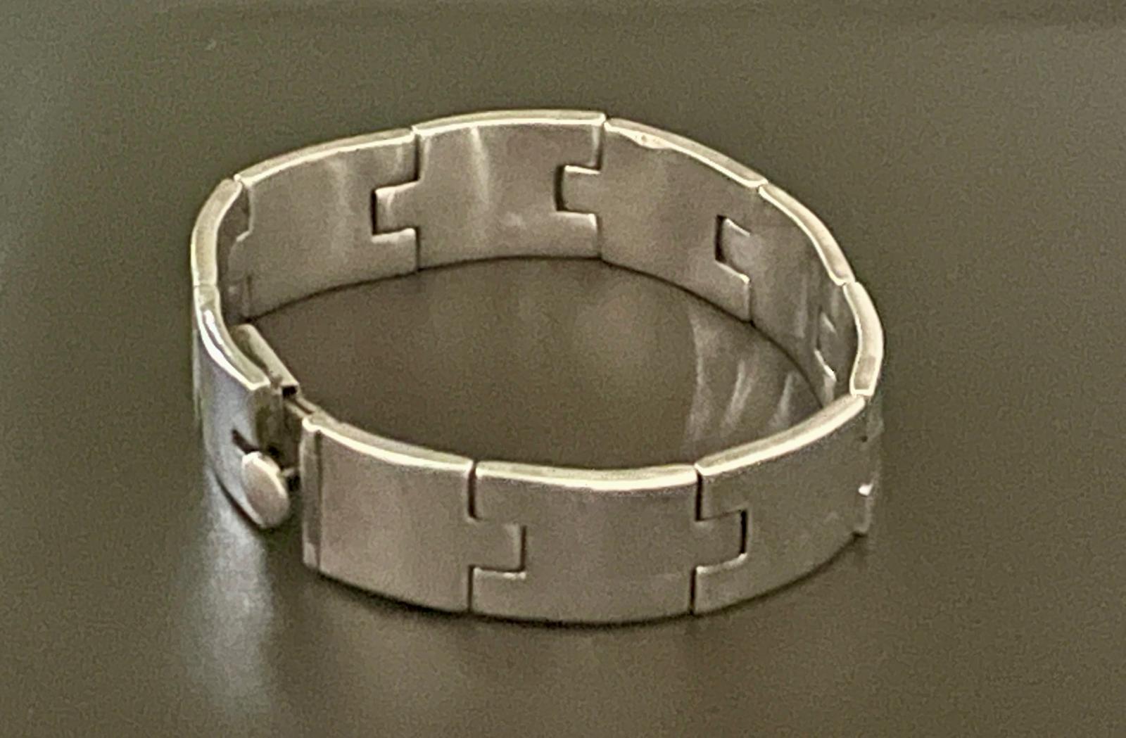 cca1bdd7-9fca-4fc6-b553-cbe56fe5b076